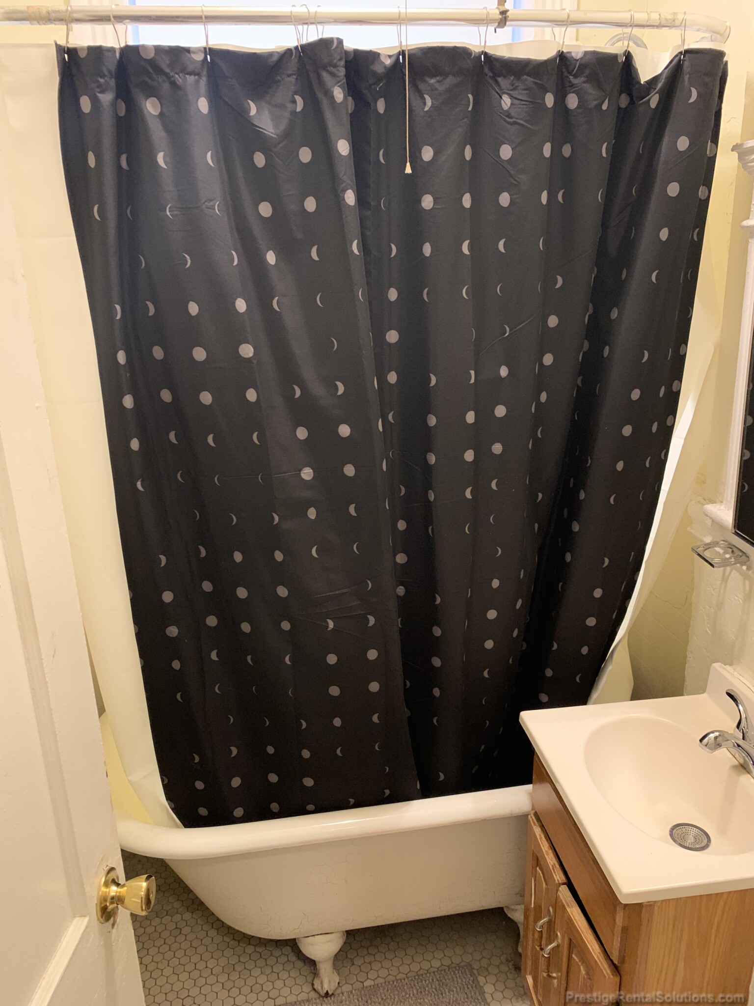 11 Royce Rd, Allston