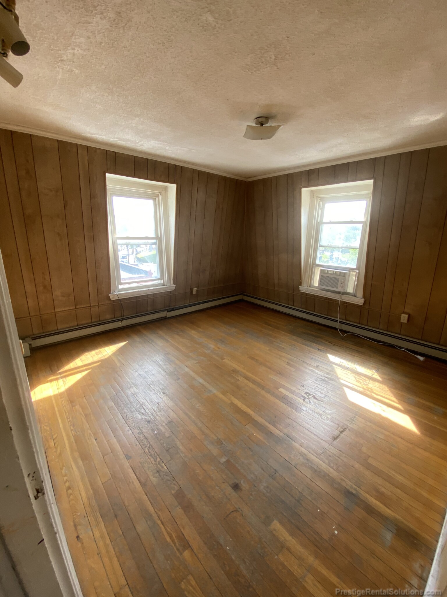 1144 River St, Hyde Park