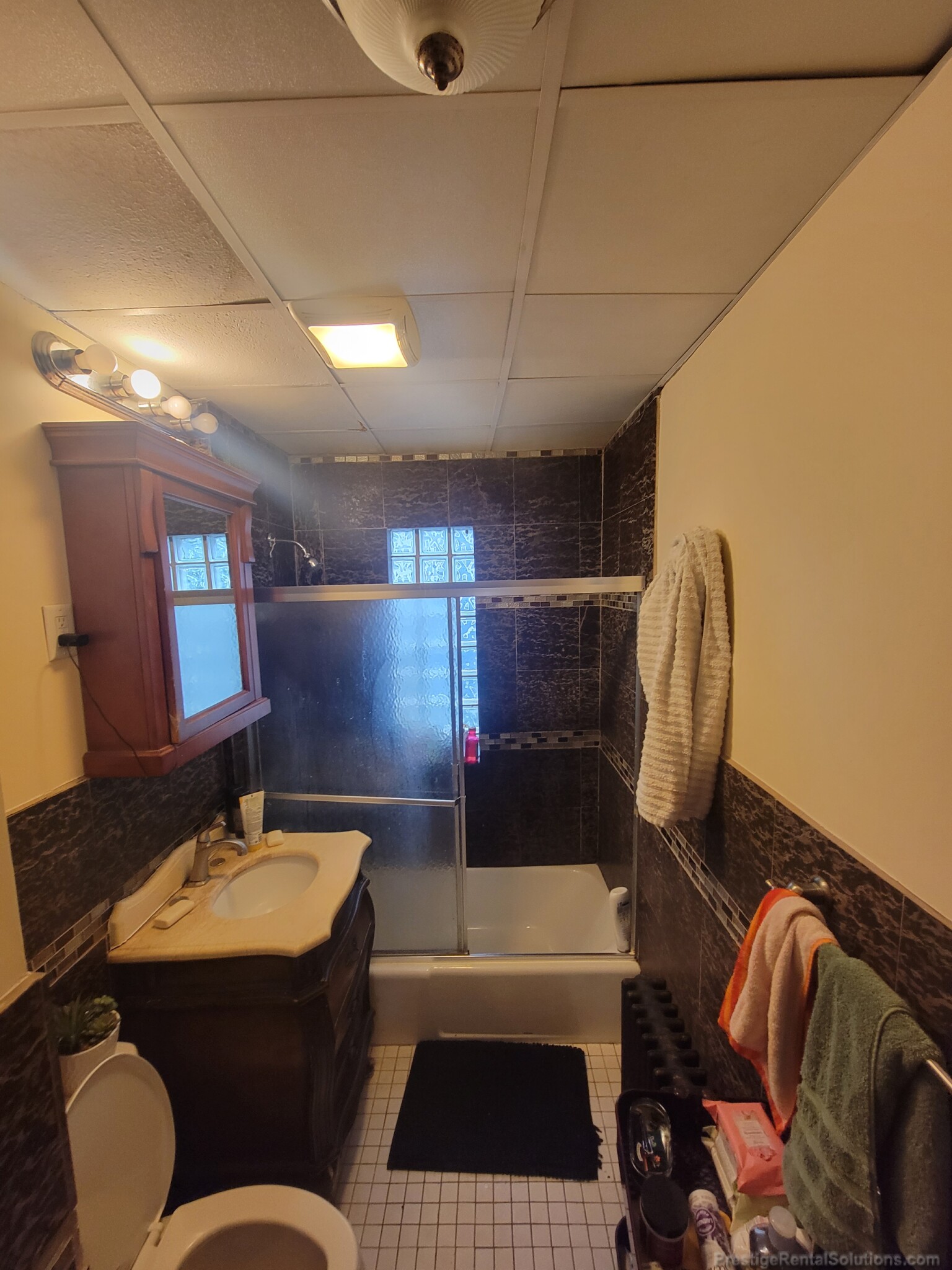 120 Gladstone St, East Boston