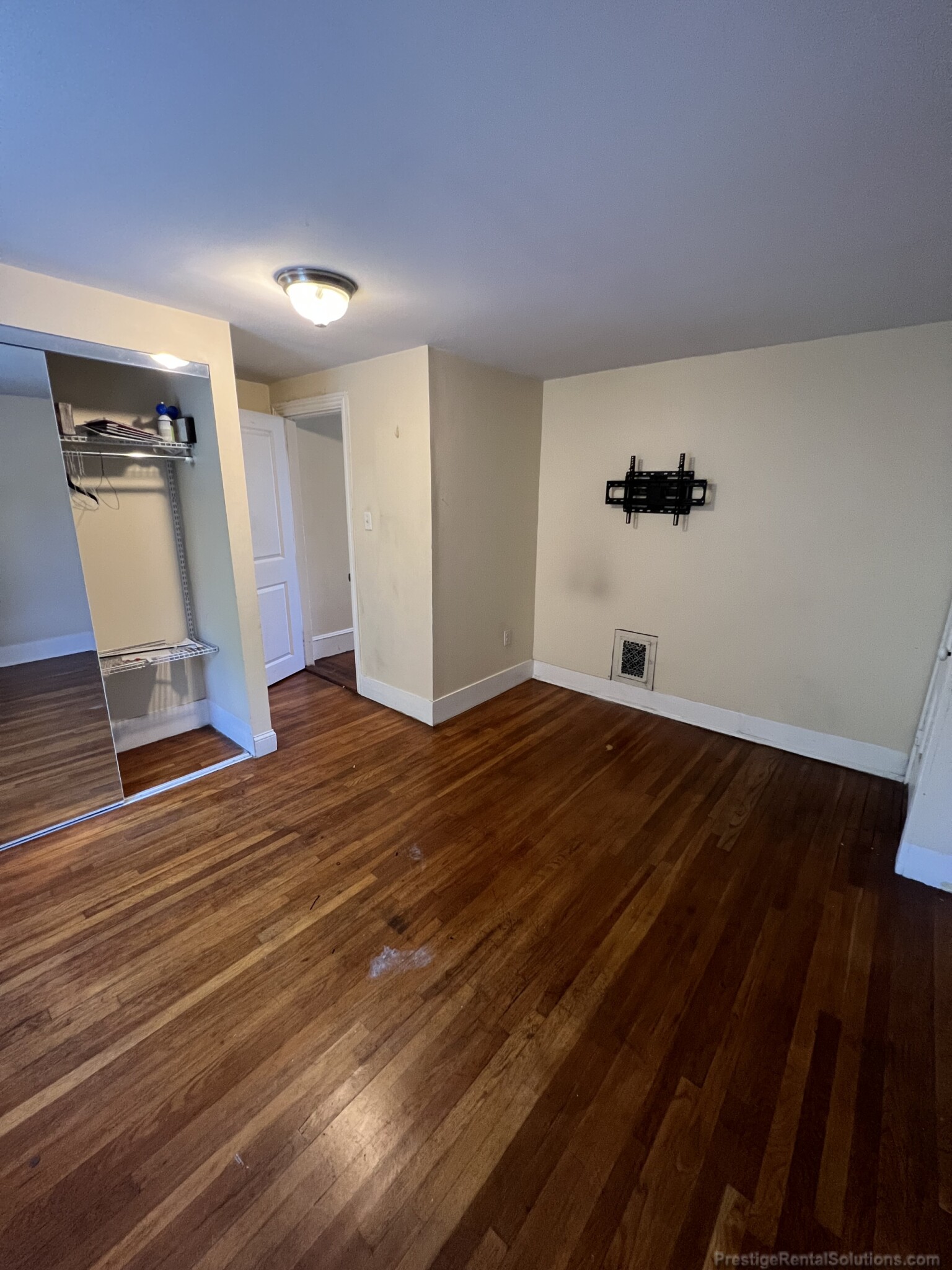 1122 River St, Hyde Park