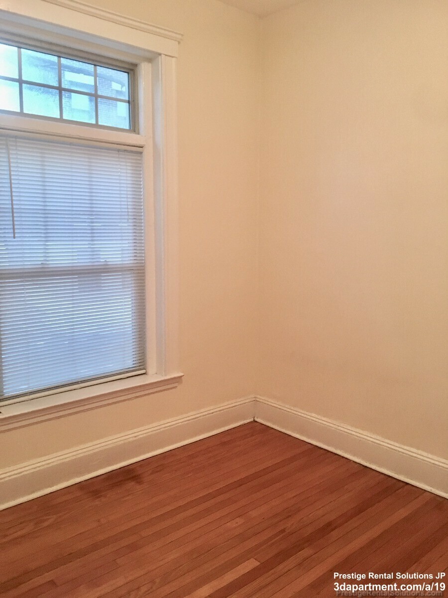 1315 Commonwealth Ave, Allston