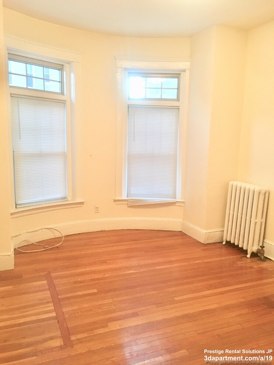 1315 Commonwealth Ave, Allston