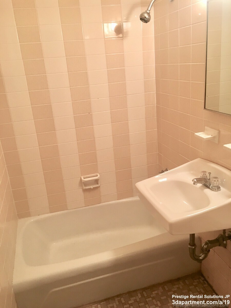 1315 Commonwealth Ave, Allston