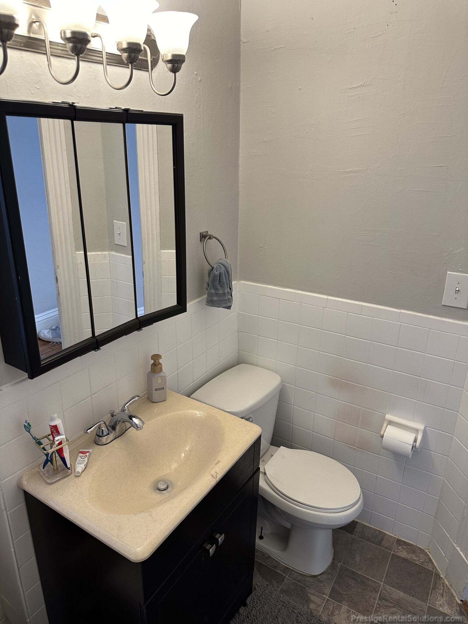 35 Gardner St, Allston