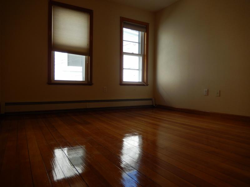 4 bed, 1 bath apartment for rent at 166 Leyden St Unit 2, East Boston — photo 2 of 4