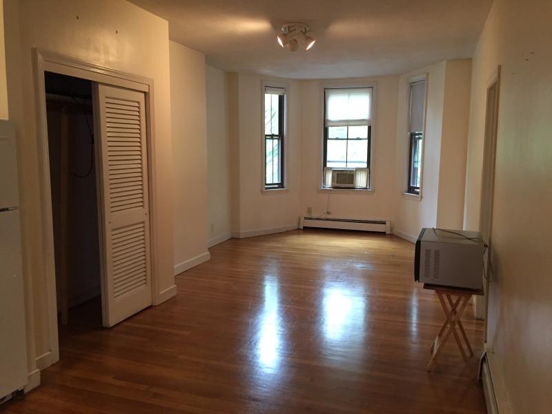 2 bed, 1 bath apartment for rent at 8 Wigglesworth St Unit 3, Mission Hill — photo 1 of 8