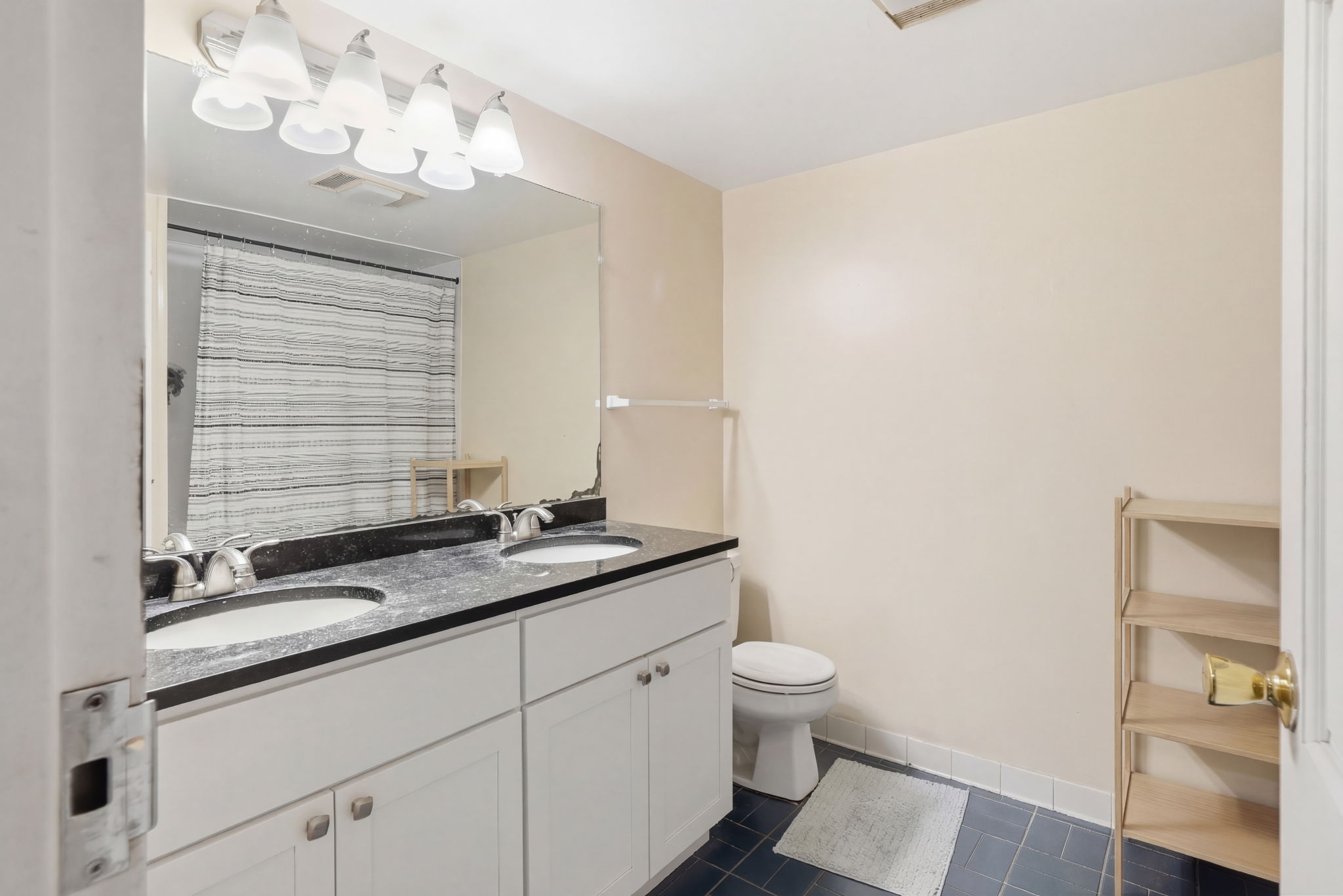 Photos of apartment on Gainsborough St.,Boston MA 02115