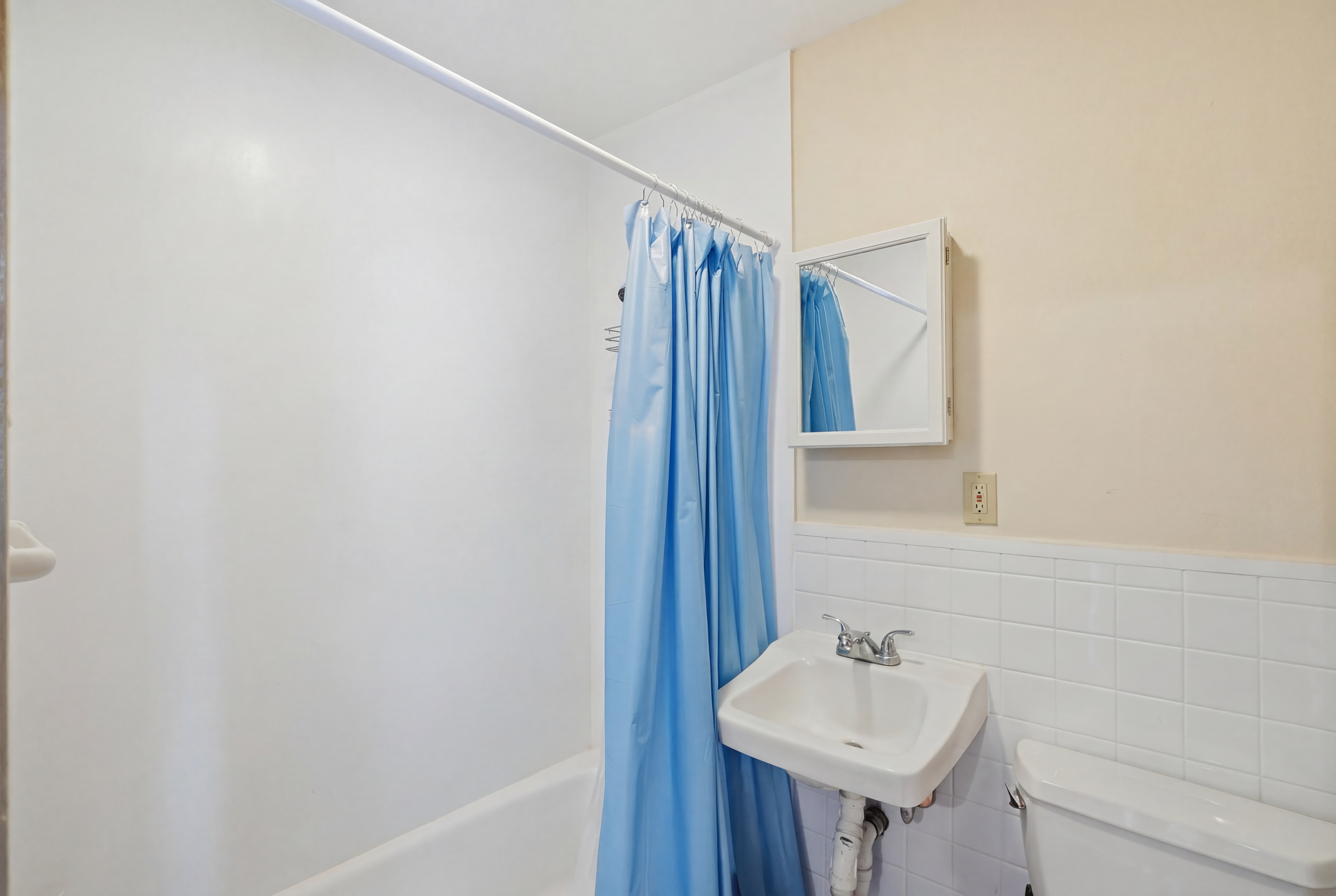 Photos of apartment on Tremont St.,Boston MA 02120