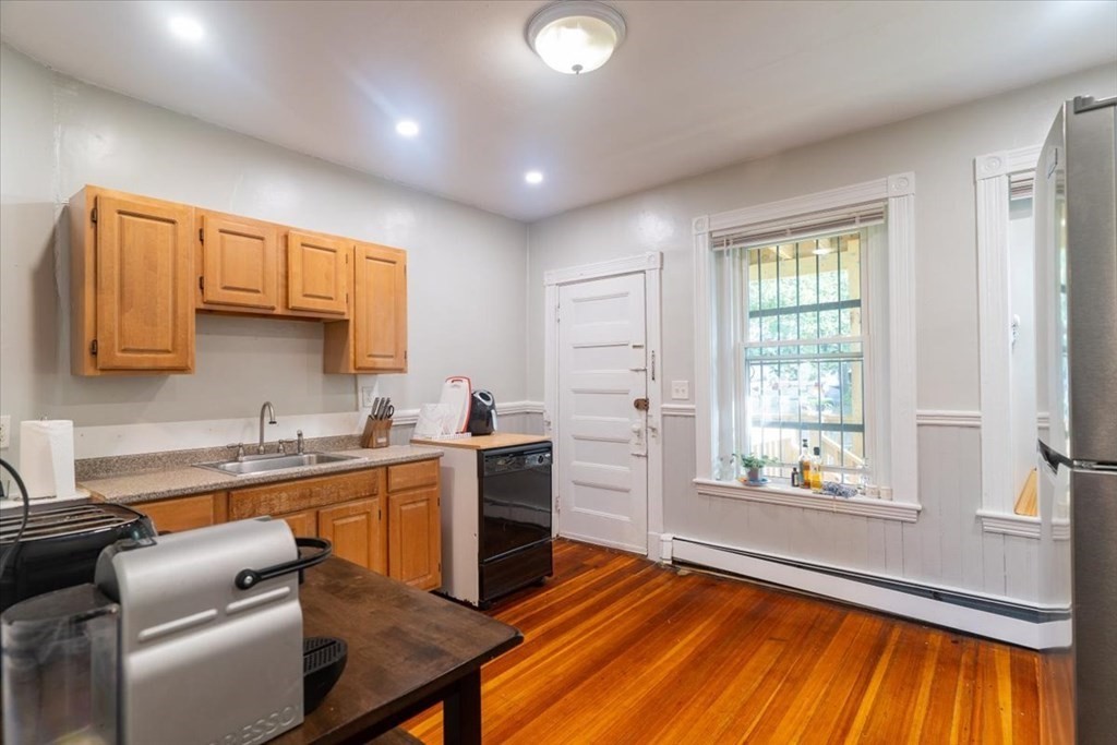 Photo 5 of 862 Huntington Ave. Unit 2