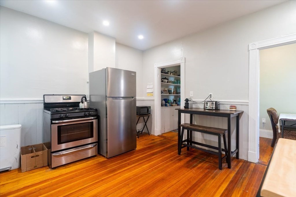 Photo 6 of 862 Huntington Ave. Unit 2
