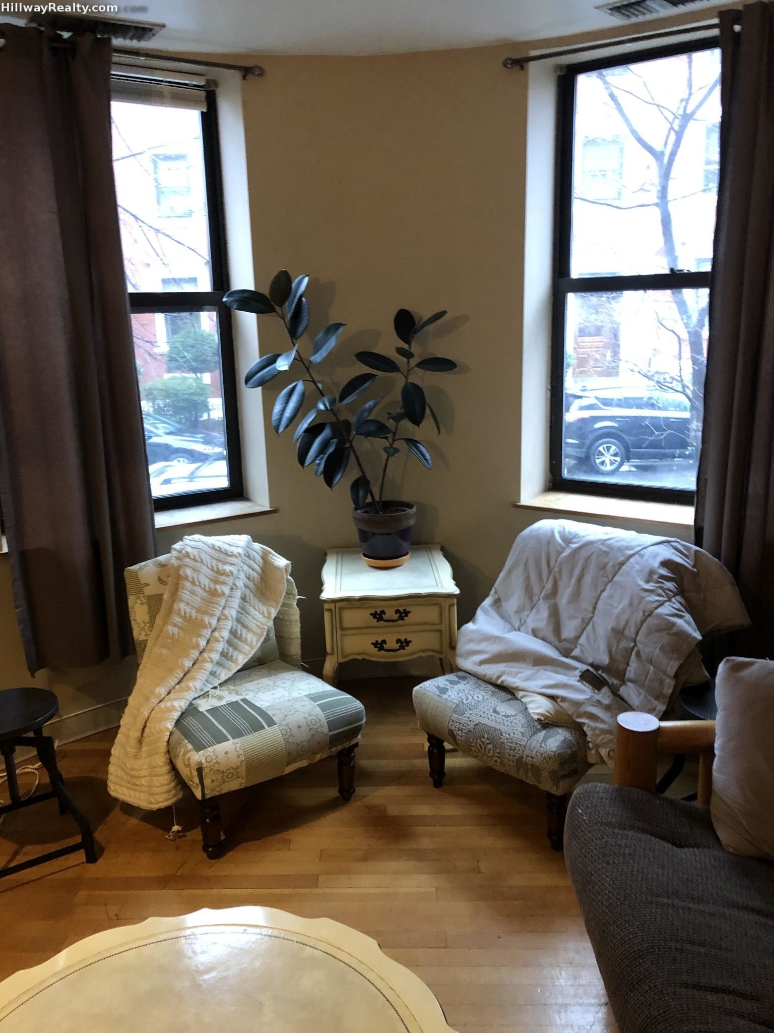 103 Gainsborough St, Fenway