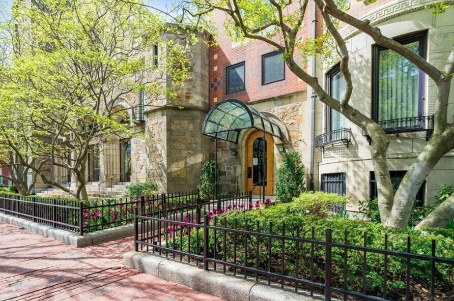 492 Beacon St, Back Bay