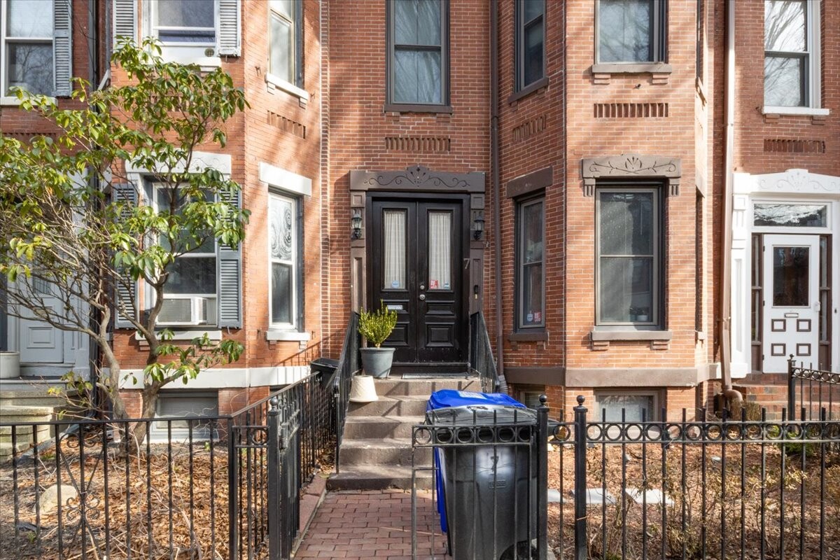 Photos of apartment on Tremont St.,Boston MA 02120