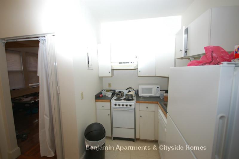 33 Lancaster Ter, Brookline Village