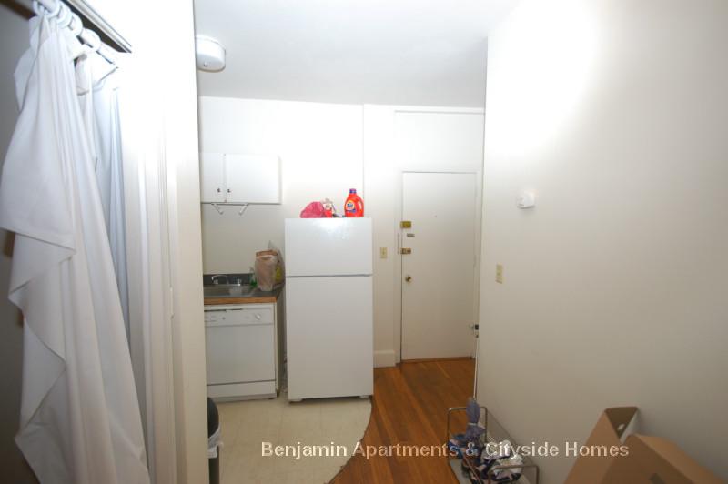 33 Lancaster Ter, Brookline Village