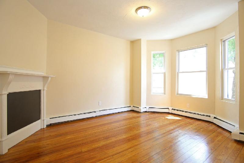 3 bed, 1 bath apartment for rent at 114 Everett St Unit 1, East Boston — photo 4 of 23