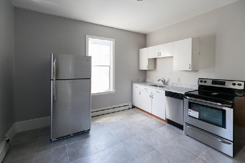 3 bed, 1 bath apartment for rent at 47 Cornwall Unit 2, Jamaica Plain — photo 2 of 8