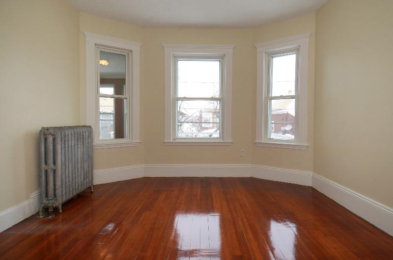 7 bed, 2 bath apartment for rent at 1117 Saratoga St Unit 2, East Boston — photo 4 of 16