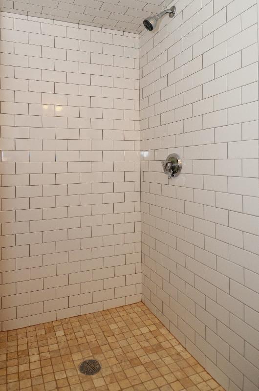 7 bed, 2 bath apartment for rent at 1117 Saratoga St Unit 2, East Boston — photo 8 of 16