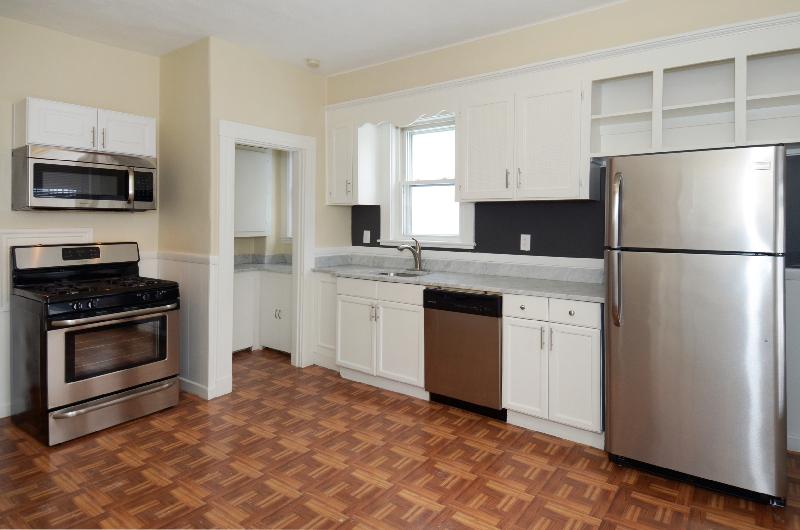 3 bed, 1 bath apartment for rent at 1117 Saratoga St Unit 1, East Boston