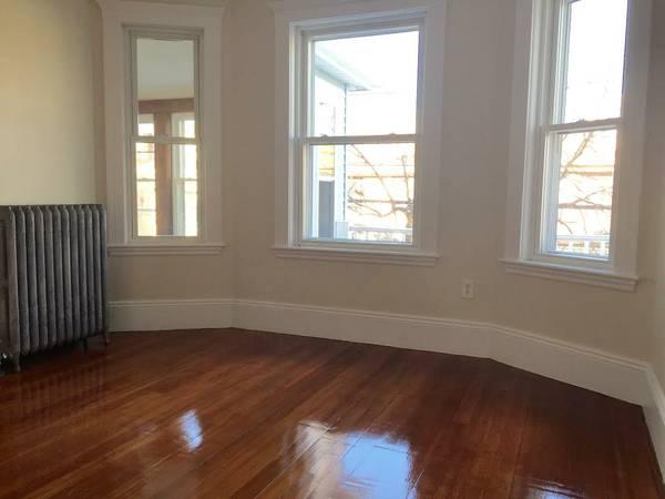 3 bed, 1 bath apartment for rent at 1117 Saratoga St Unit 1, East Boston — photo 8 of 9
