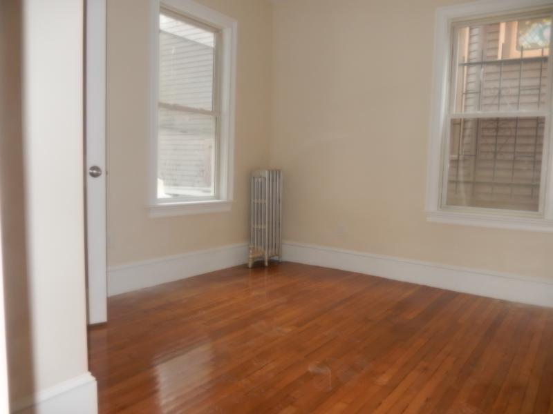 26 Boylston St, Jamaica Plain