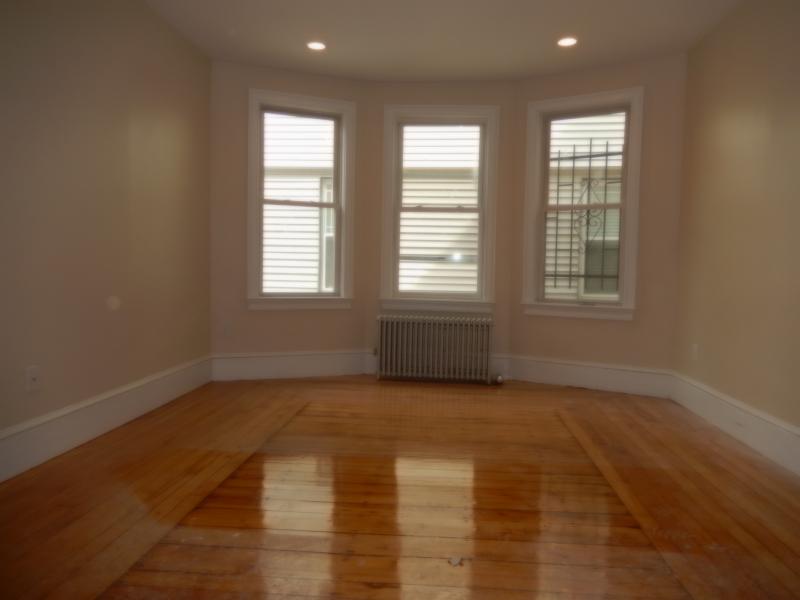 26 Boylston St, Jamaica Plain