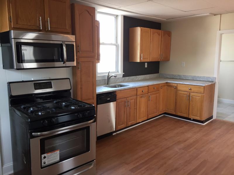 3 bed, 1 bath apartment for rent at 297 Maverick St Unit 3, East Boston
