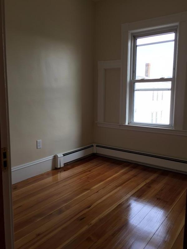 3 bed, 1 bath apartment for rent at 297 Maverick St Unit 3, East Boston — photo 3 of 7