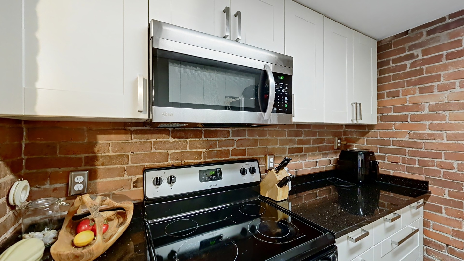 79 Gainsborough St, Fenway