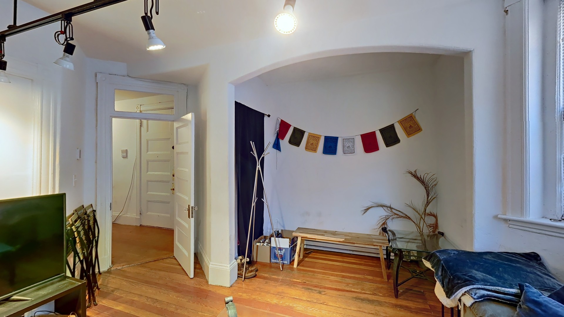 3 bed, 1 bath apartment for rent at 616 Columbus Ave Unit 1, Fenway — photo 2 of 29