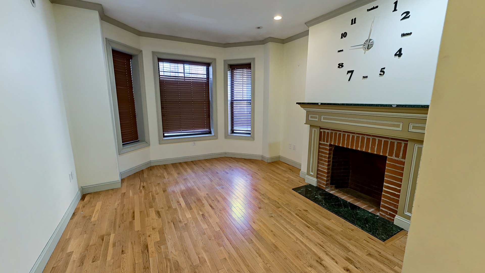 531 Newbury St, Back Bay