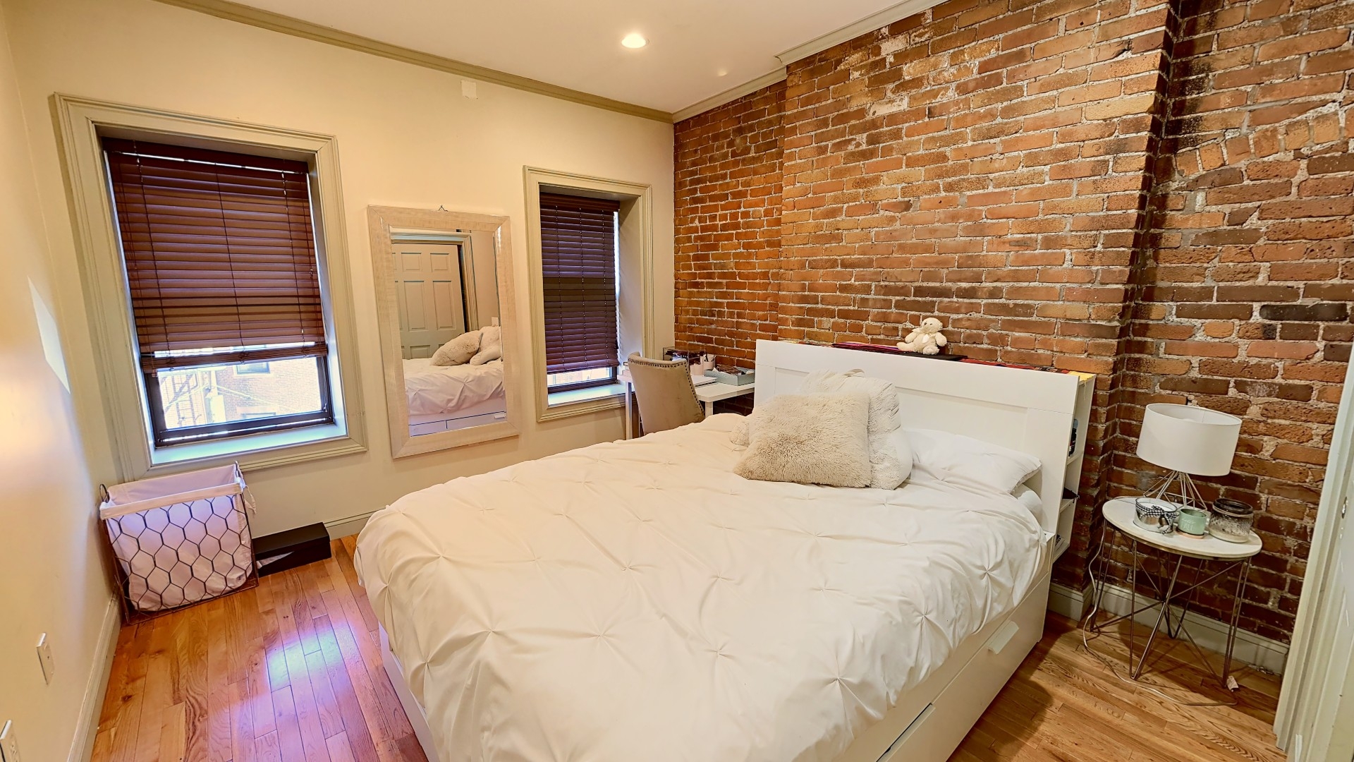 531 Newbury St, Back Bay