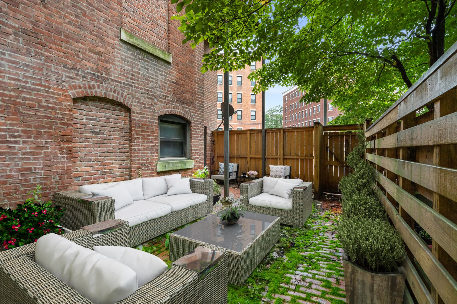 84 Gainsborough St, Fenway