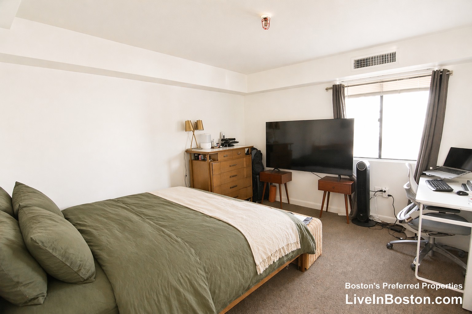 Photos of apartment on Euston Rd.,Boston MA 02135