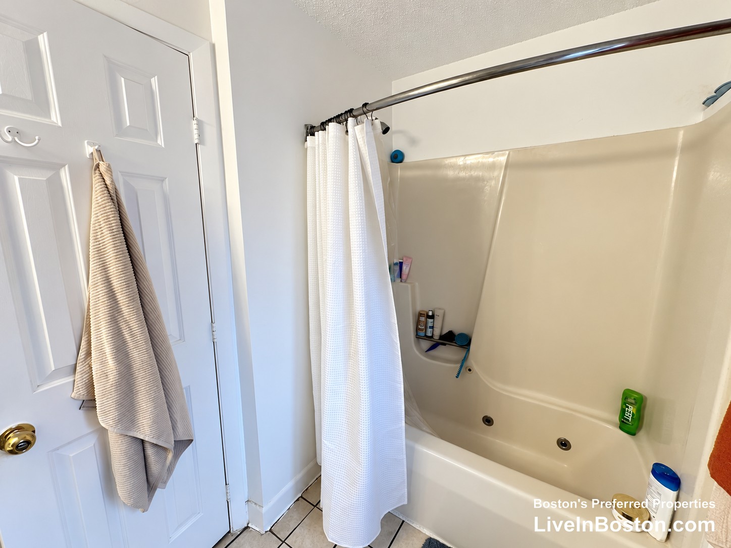 Photos of apartment on Euston Rd.,Boston MA 02135