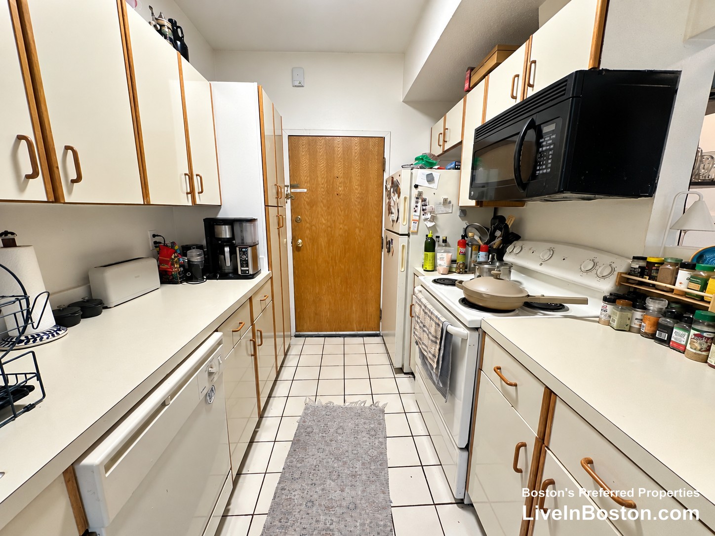 Photos of apartment on Euston Rd.,Boston MA 02135