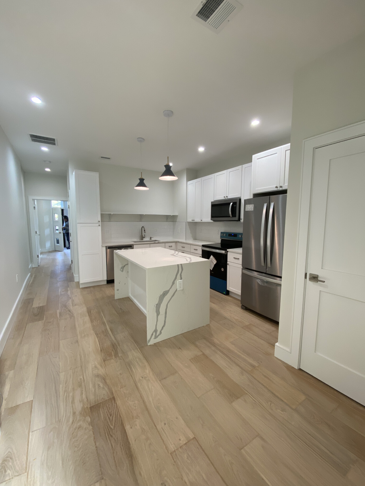 1963 Beacon St, Washington Square