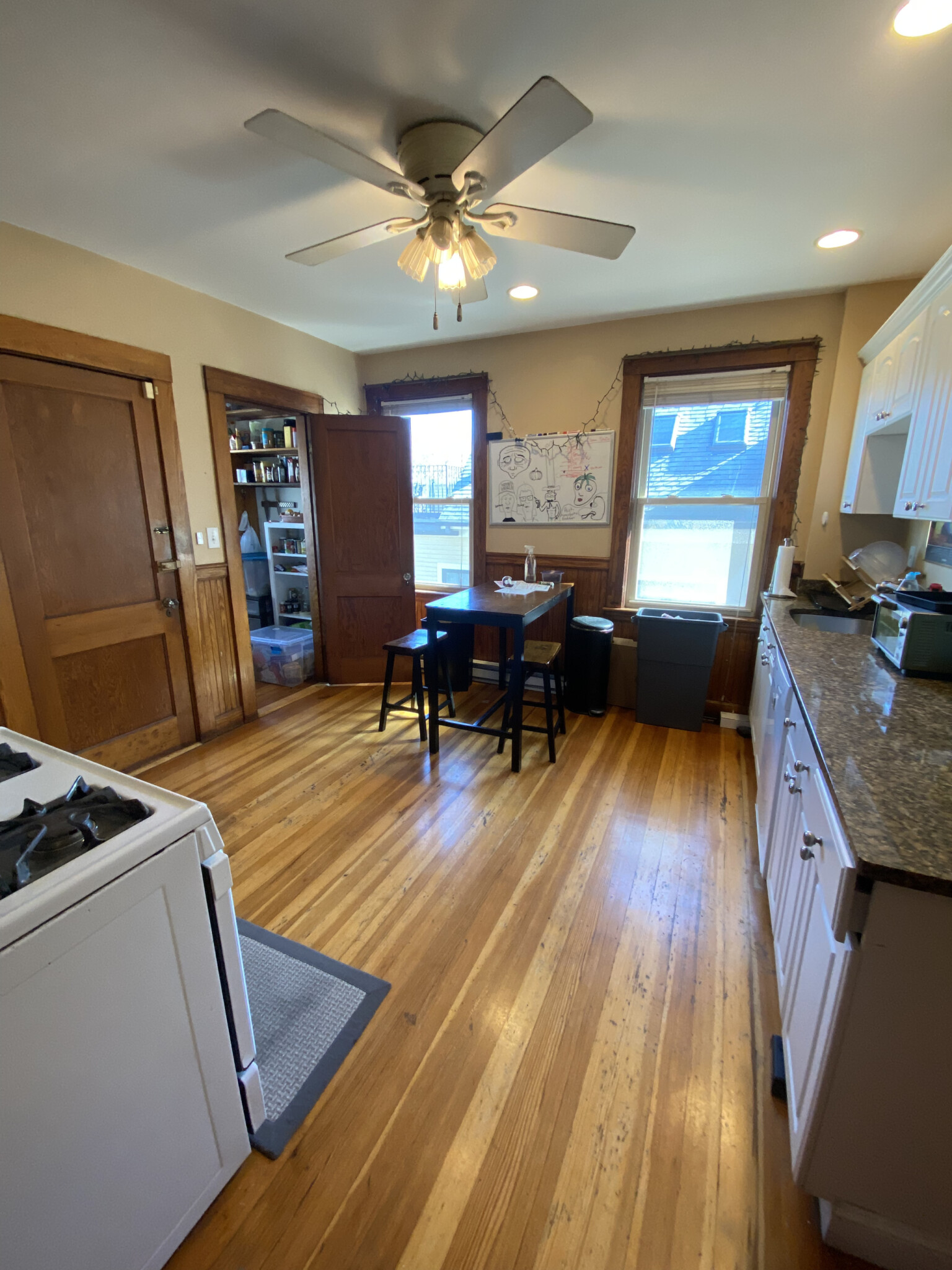 33 Iroquois St, Mission Hill