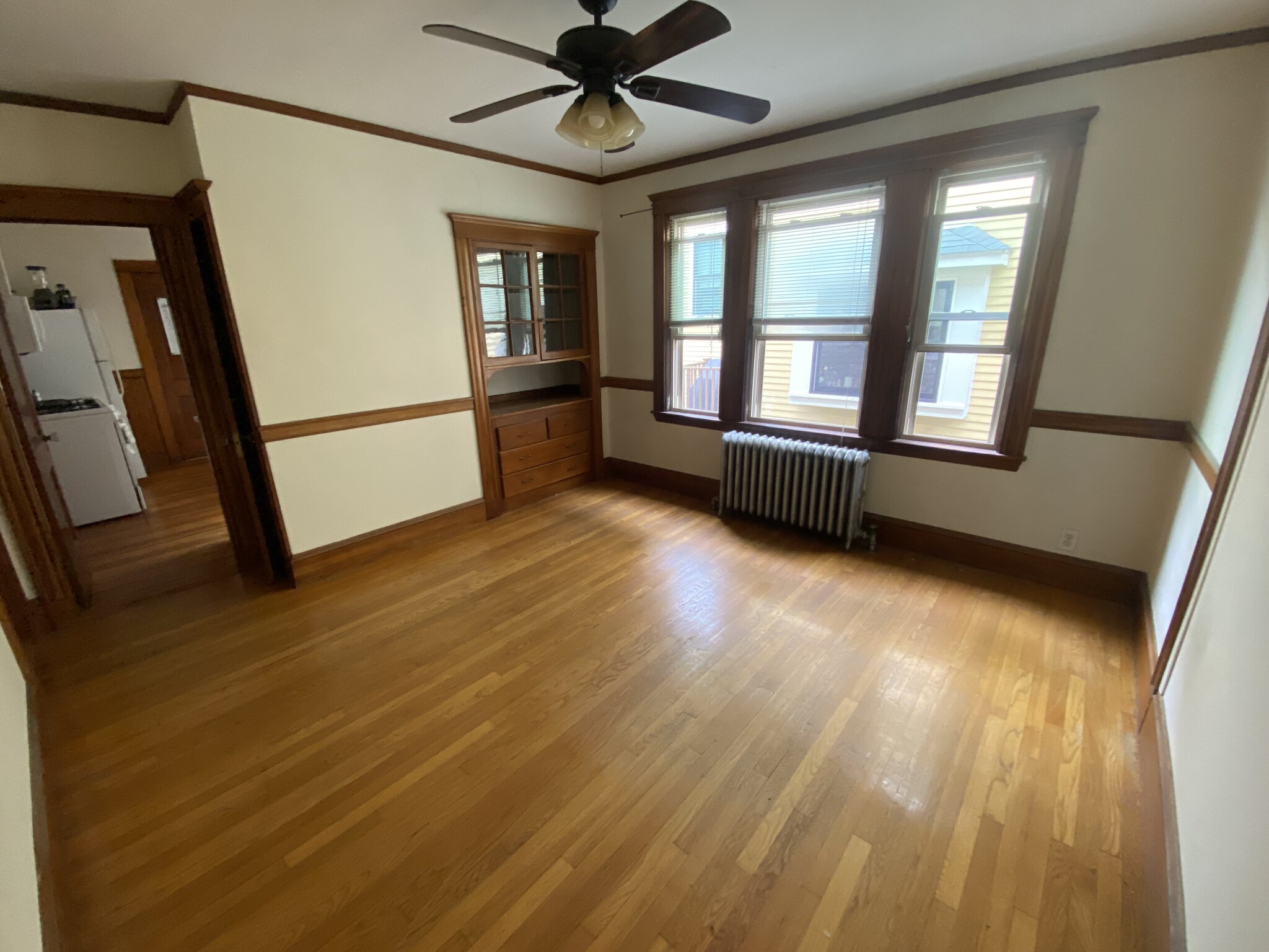 33 Iroquois St, Mission Hill