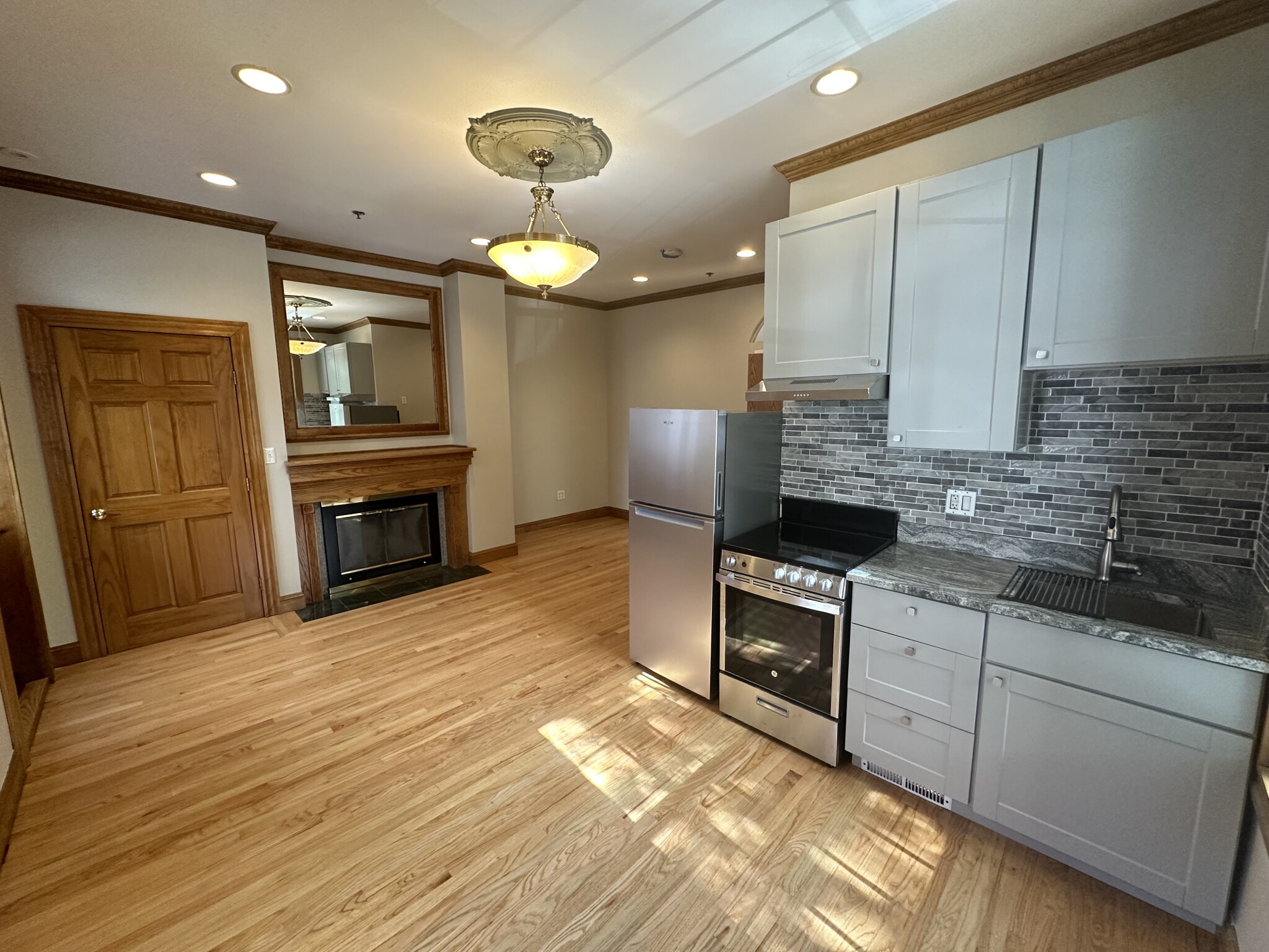 57 Gainsborough St, Fenway