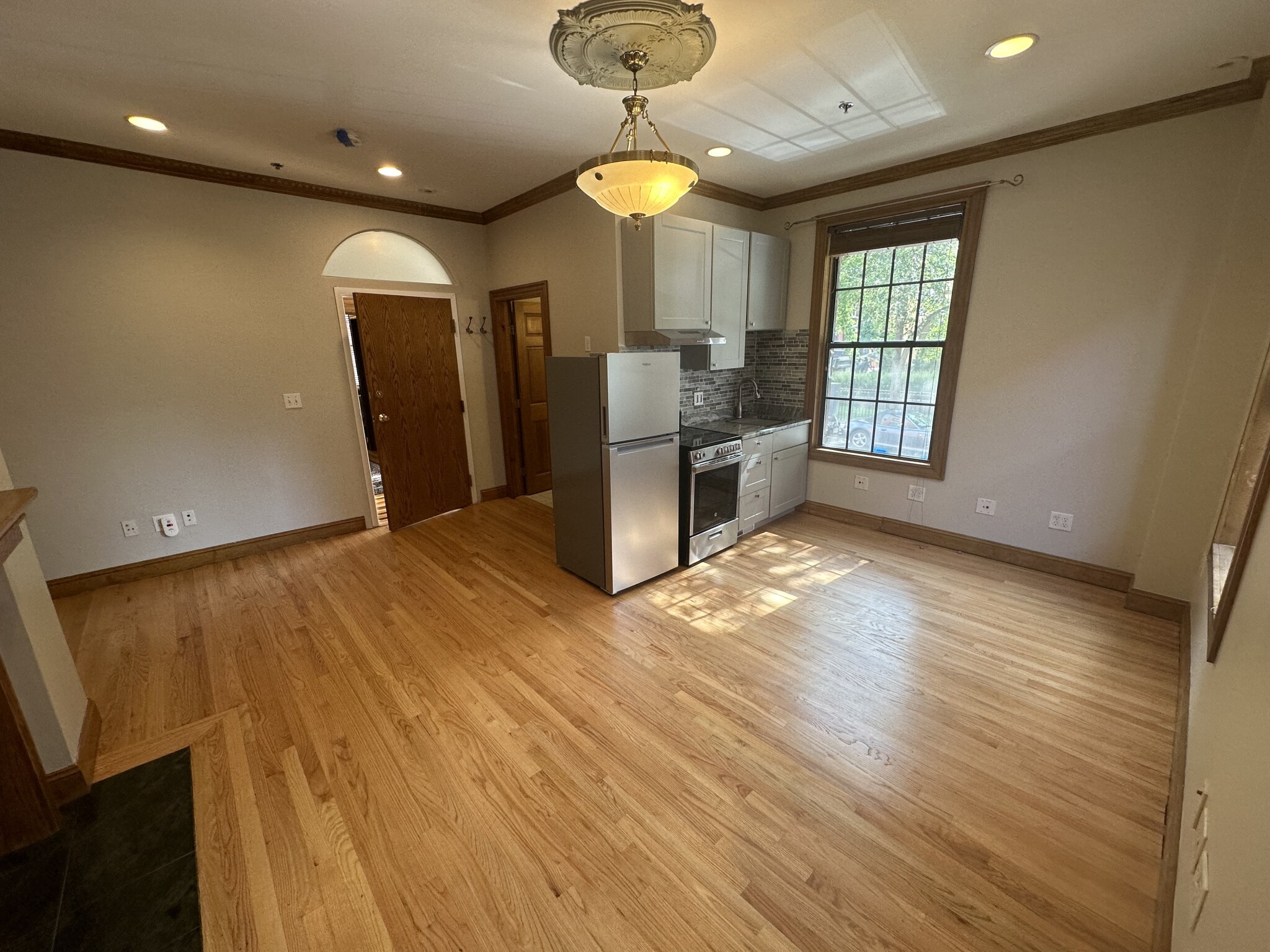 57 Gainsborough St, Fenway