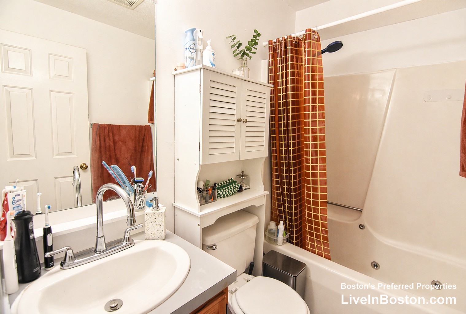 Photos of apartment on Euston Rd.,Boston MA 02135