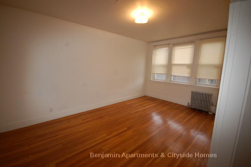 1820 Commonwealth Ave. - 2,235USD / month