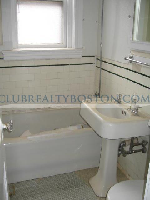 1615 Commonwealth Ave, Brighton