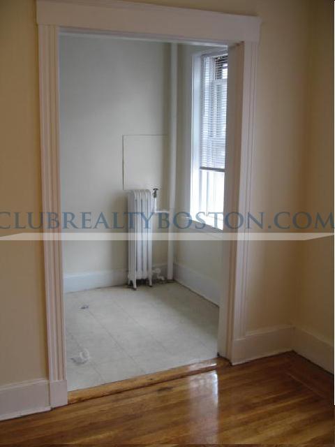 1615 Commonwealth Ave, Brighton