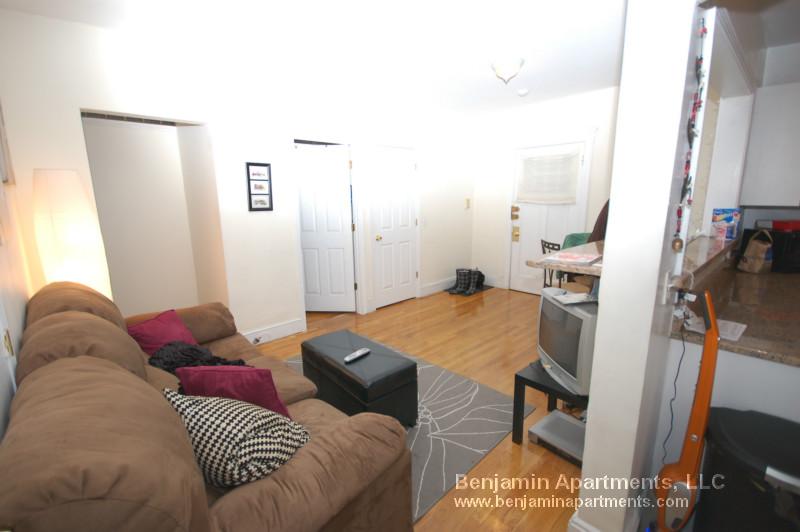 4 bed, 1 bath apartment for rent at 55 Egmont St Unit 5, Coolidge Corner — photo 1 of 6