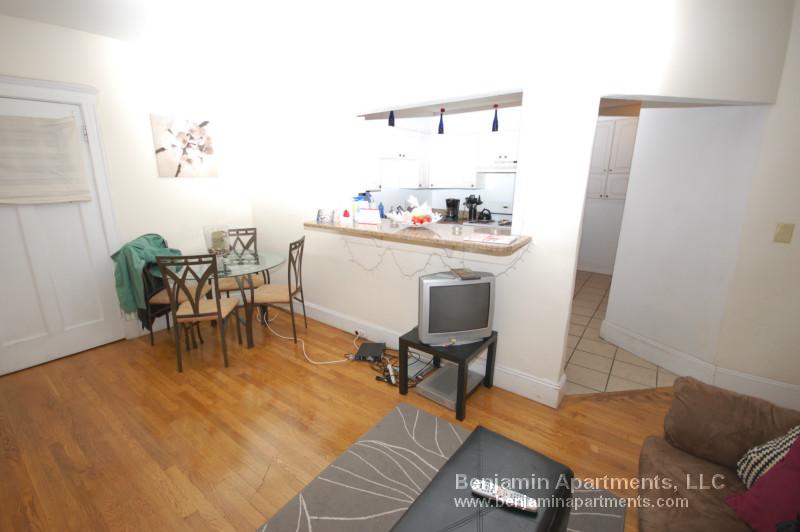 4 bed, 1 bath apartment for rent at 55 Egmont St Unit 5, Coolidge Corner — photo 3 of 6