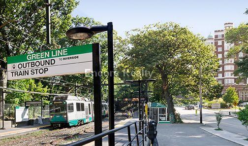 20 Chapel St, Longwood