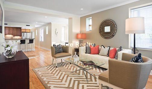 20 Chapel St, Longwood